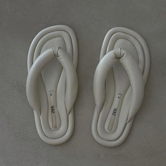 Zara inspired Minimalist Floater Thong Sandal in GREEN - Picture 2 of 7